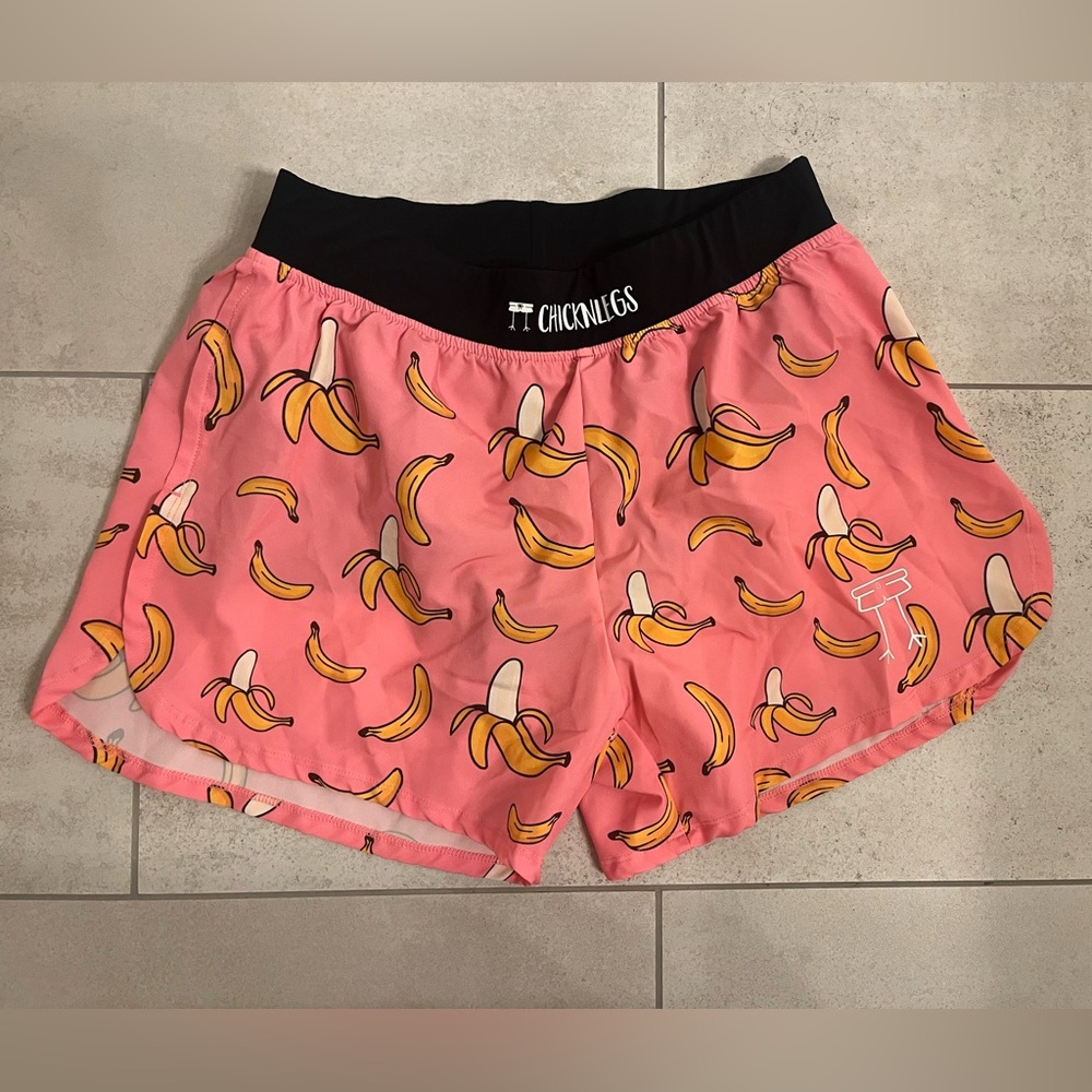 Chicknlegs Men’s Banana print running shorts